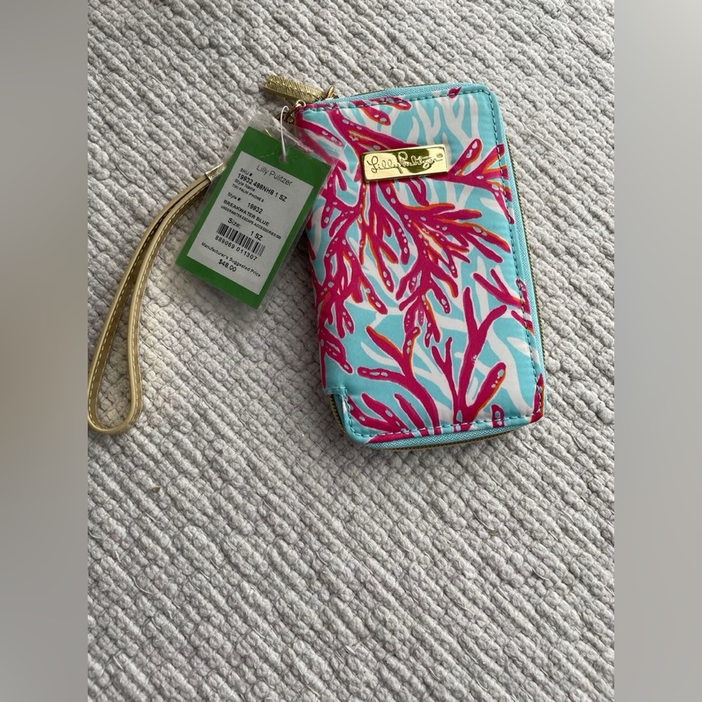 NWT Lilly Pulitzer wristlet Breakwater Blue holds small iPhone